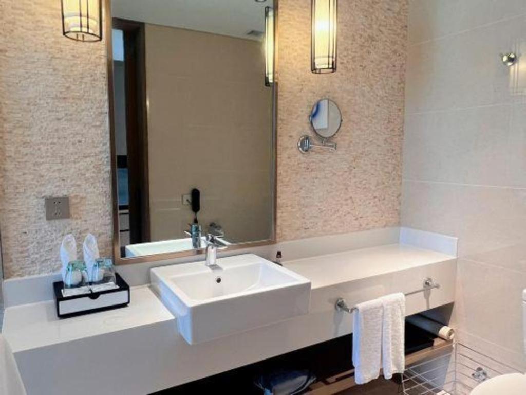 Narada Resort Hotel Sanya Pleasant Bay Buitenkant foto